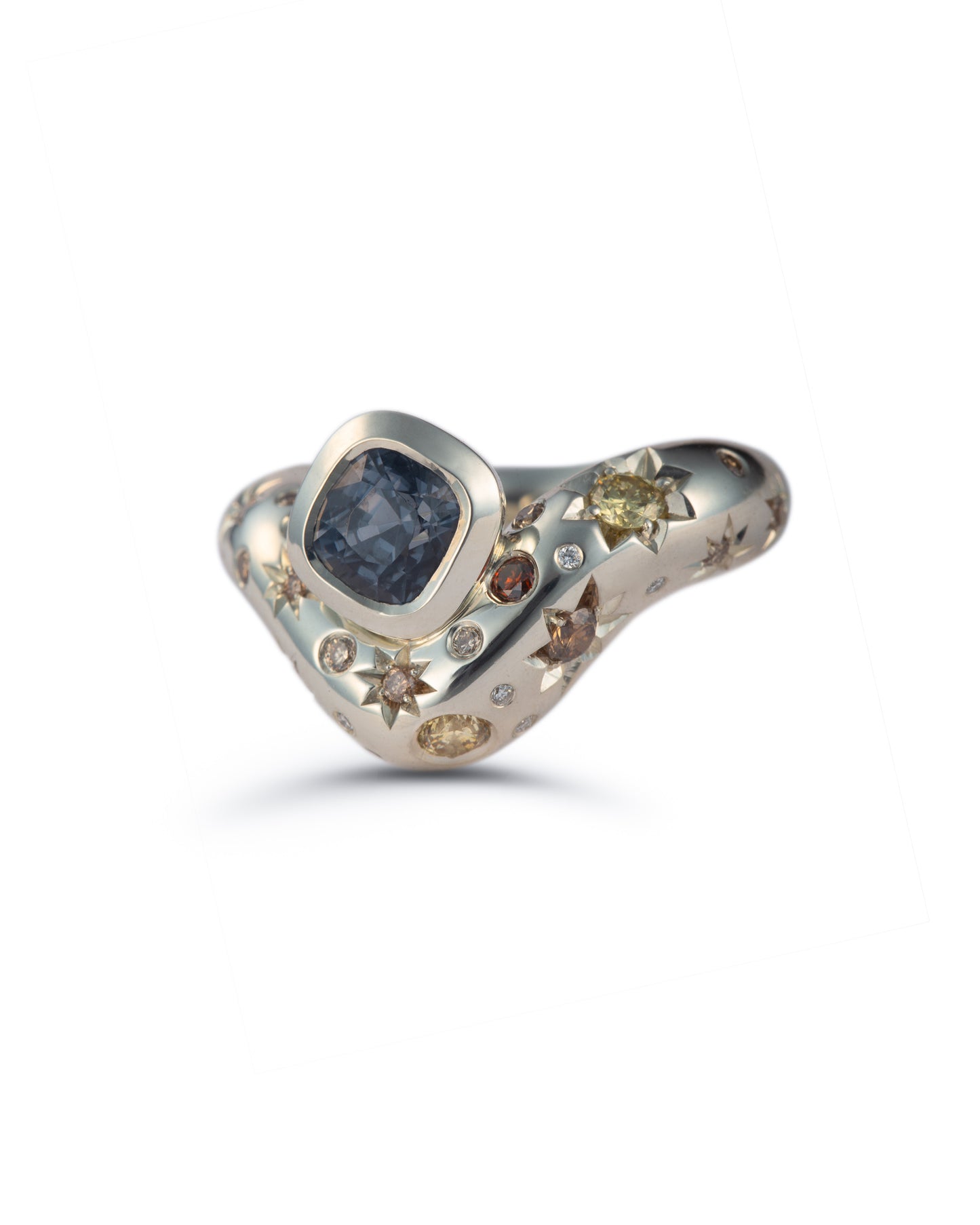 Tangent Ring | Grey Spinel & Diamond
